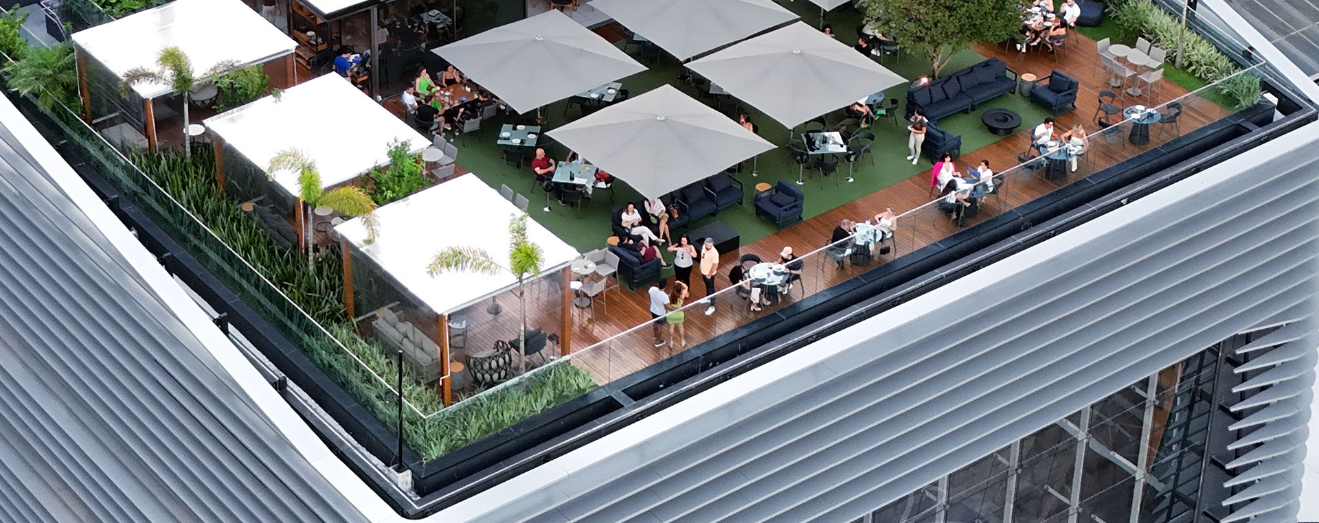 Parede de vidro em rooftops